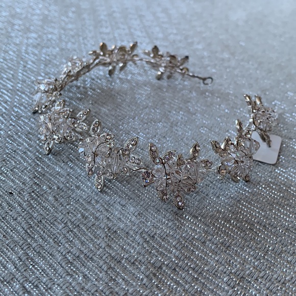 Bridal headpiece - Picture 1 of 3